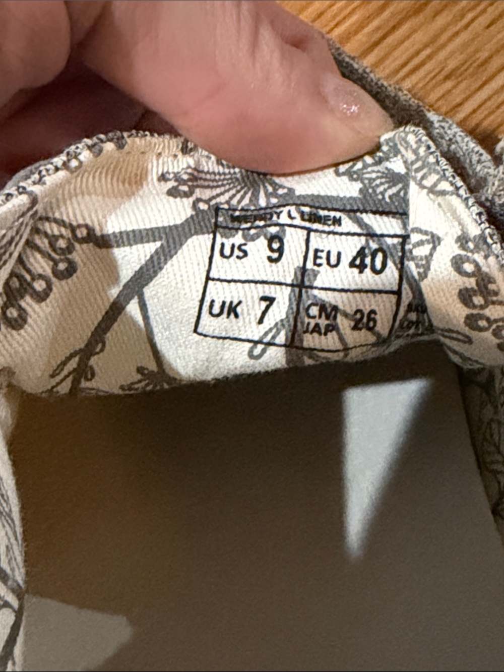 Women’s HEY DUDE’s size 9 - Picture 6 of 6